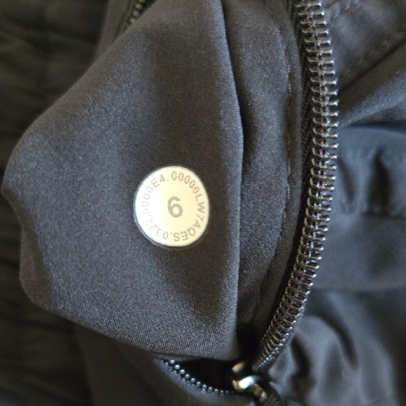 lululemon athletica Black Athletic Shorts - Picture 3 of 4